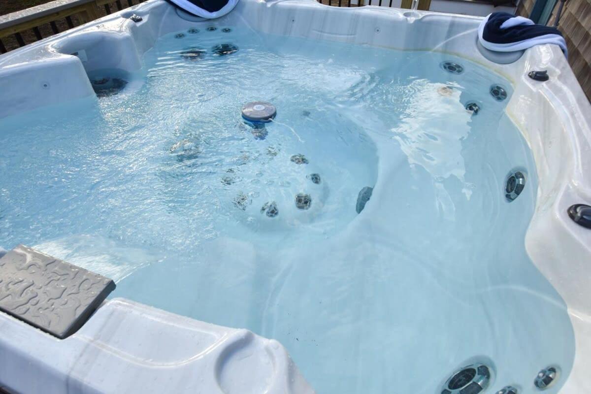 Villa Hot Tub 1 Mile To Swimming On Long Pond Brewster Exterior foto